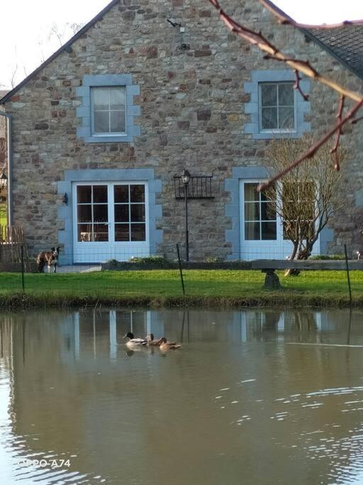 Gite La Dame Au Lit Gite A La Ferme Momignies Exterior photo